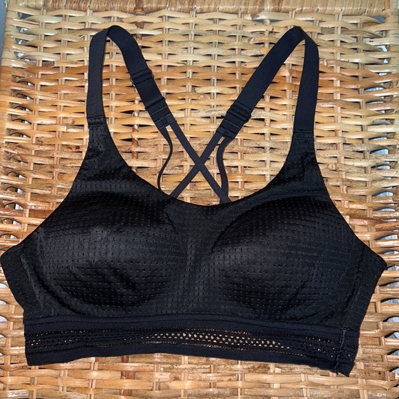 Victoria’s Secret Sports Bra‎ (32B) - Picture 2 of 4